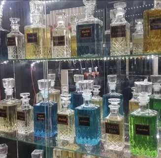 Арабские духи на распив -это парфюмерные продукты из которых состоят духи их разливают строго по рецептам и дозировкам ,для каждого парфюма свой состав.